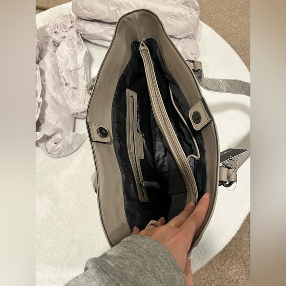 NWT Simply Vera Vera Wang Lavey Raddix Tote Bag - VEGAN LEATHER - Picture 4 of 10